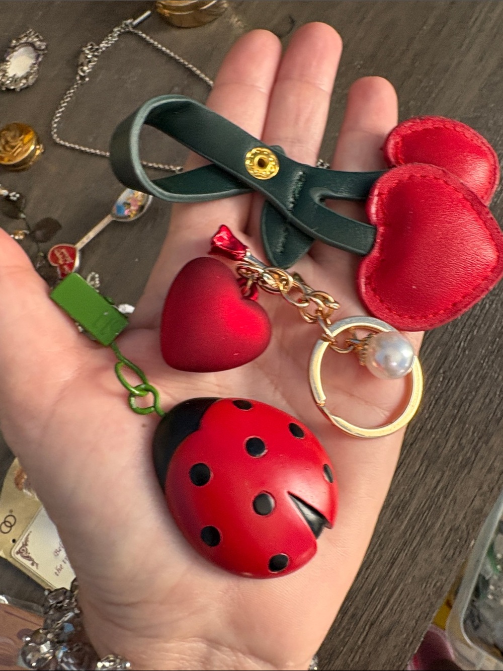 Various items - Picture 14 of 16